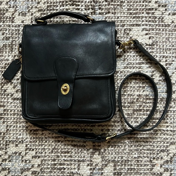 Coach Handbags - Vintage 90s COACH Station Bag 5130 Black Made in USA EUC